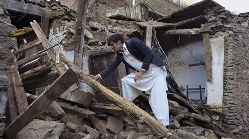 Afganistan’da deprem! Çok sayıda ölü var