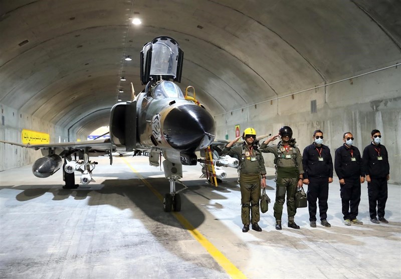 İran’da yeni bir yıkıcı füze tanıtıldı…