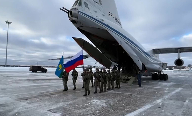 Kazakistan’daki Rus barış güçleri ülkelerine döndü