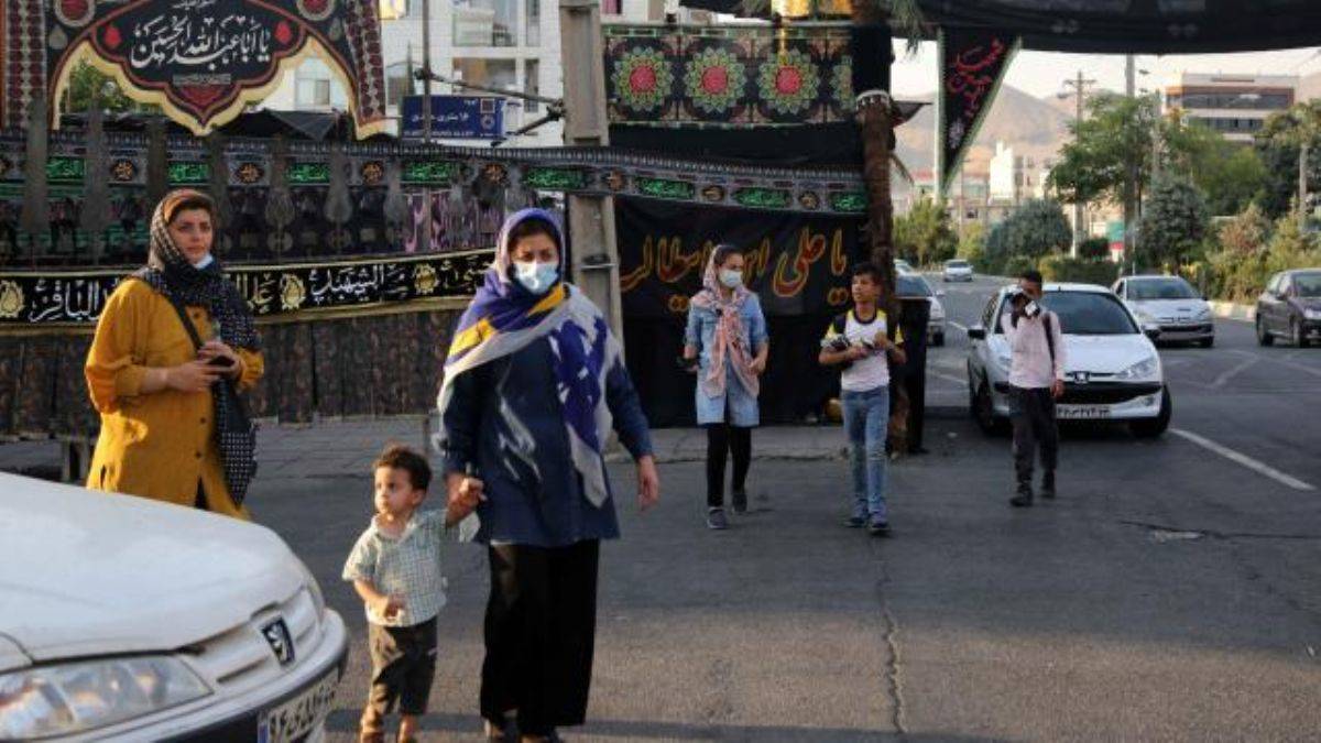 İran Sağlık Bakanı: Koronavirüs salgınında 6. dalgaya girildi
