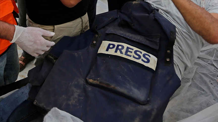 Pakistan’da silahlı saldırıya uğrayan gazeteci hayatını kaybetti