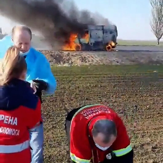 Rusya yaralı hastaları taşıyan Ukrayna ambulansını vurdu
