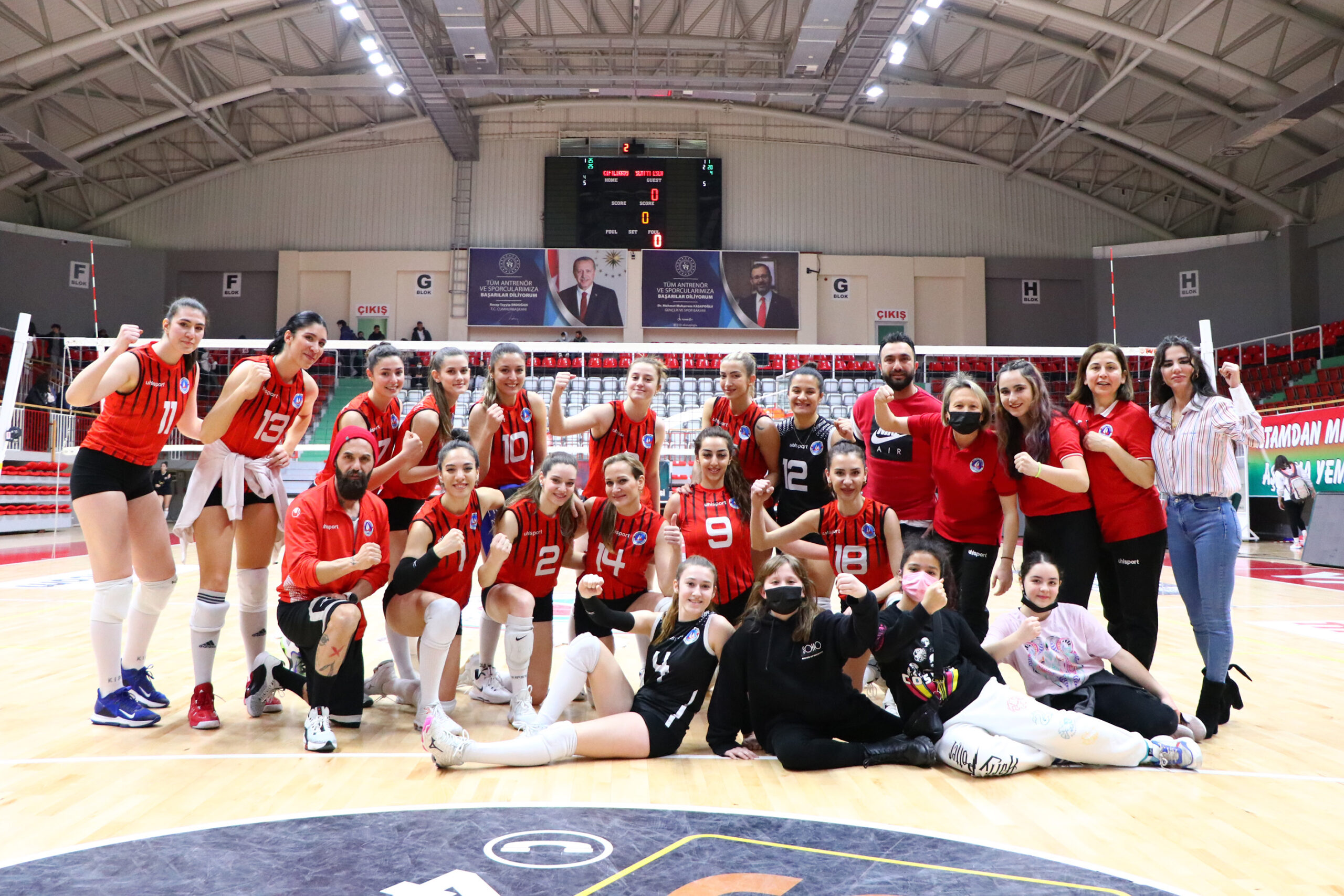ÇİFTLİKKÖY’ÜN SULTANLARI DERBİYİ KOLAY KAZANDI 3-0