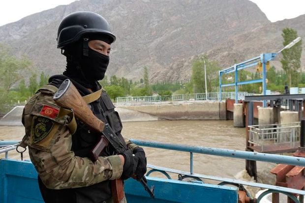 Kırgızistan-Tacikistan sınırına silahlı saldırı: Yaralılar var