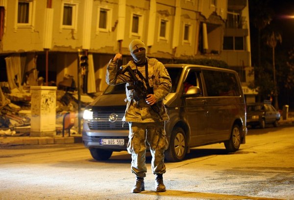 Bakan Akar: 25 bin Mehmetçik sahada