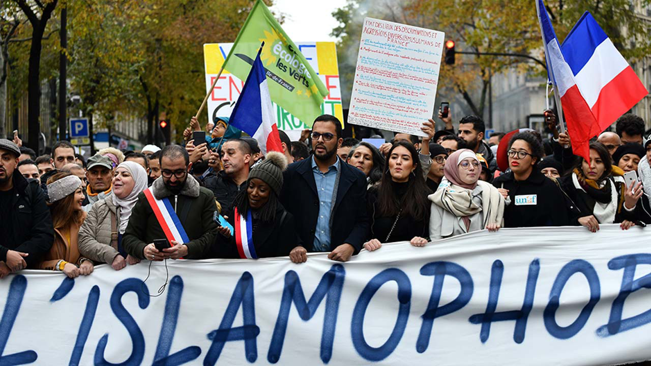 Paris’te başörtüsü yasağı protestosuna bile izin yok