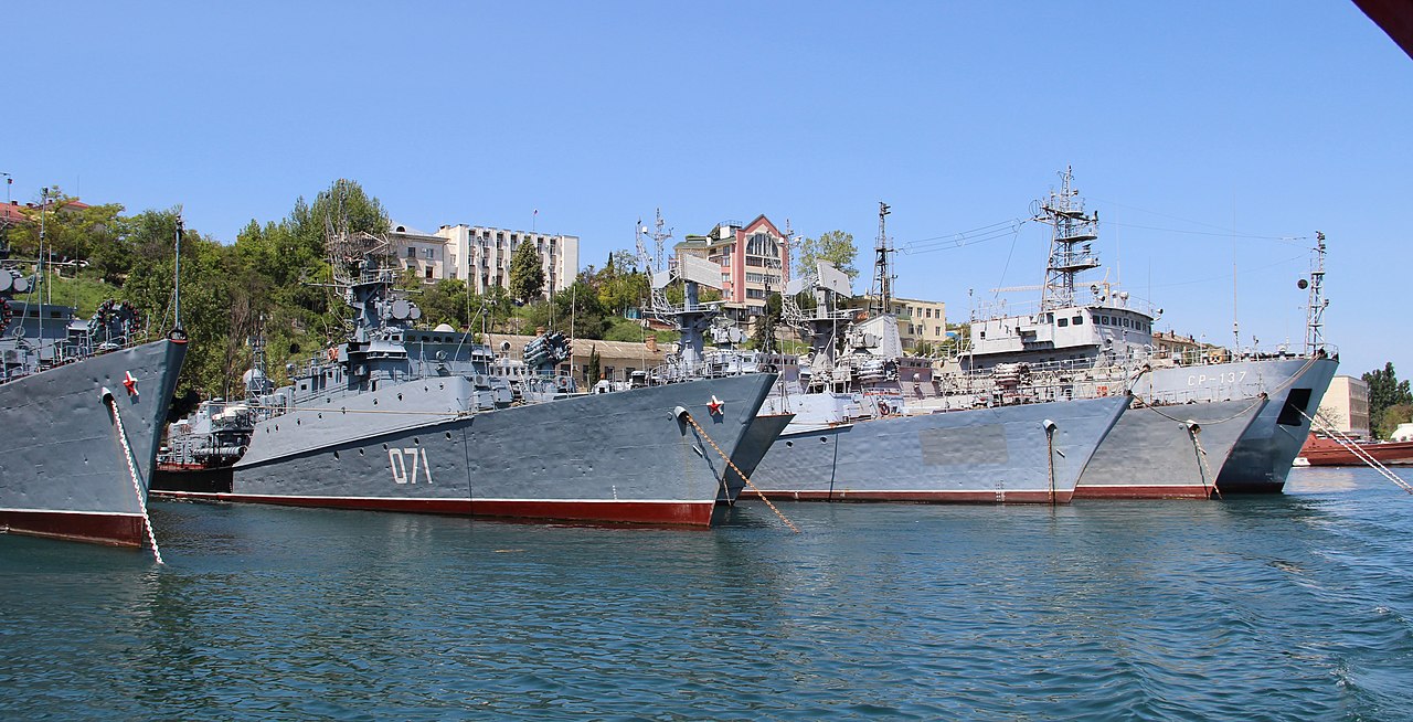 Ukrayna: Rus donanması Odessa’yı bombaladı