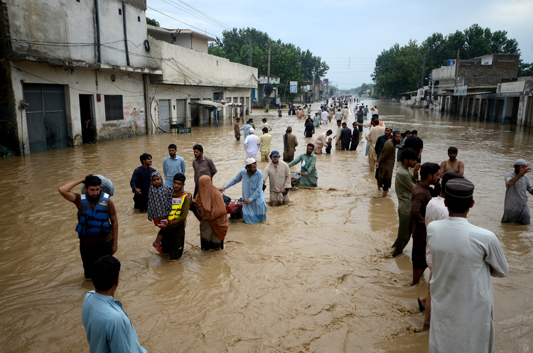 Pakistan’da muson yağmurlarından ölü sayısı 1033’e çıktı!