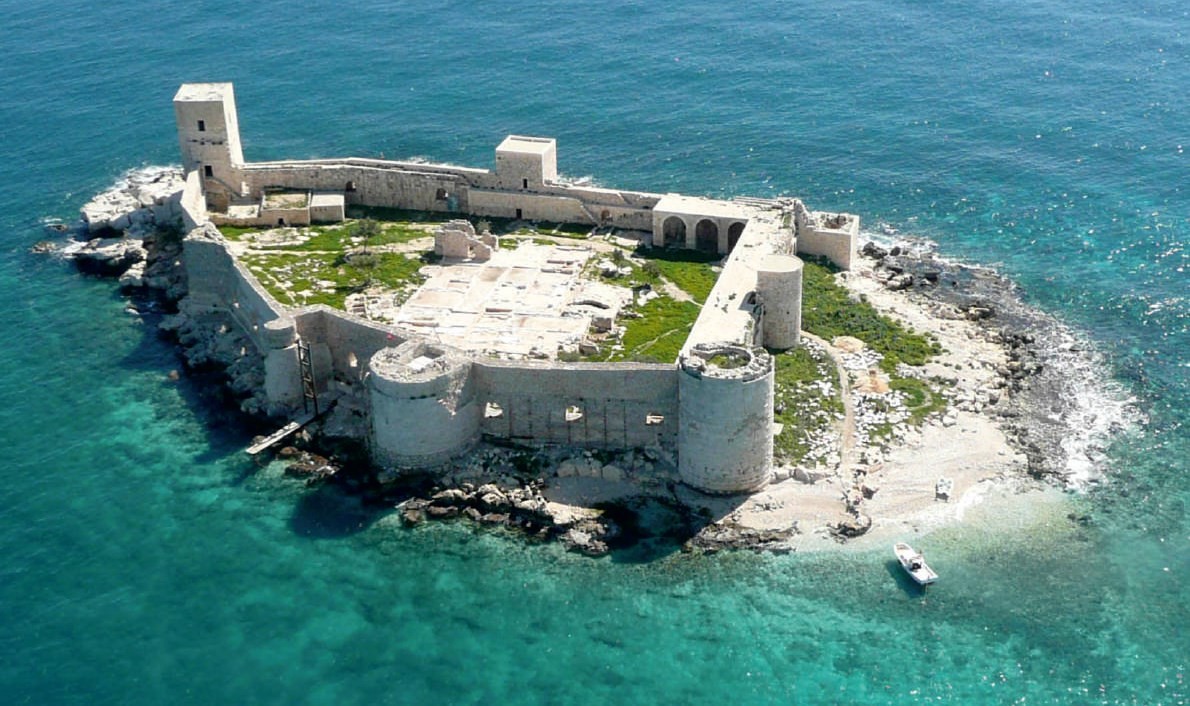 Yeni tanıtım belgeselini turistler heyecanla bekliyor….